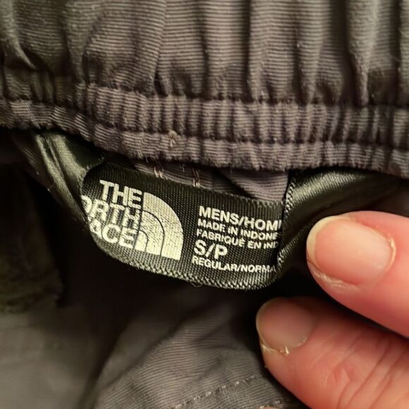 The North Face Belted Cargo Shorts - Small - Picture 8 of 13